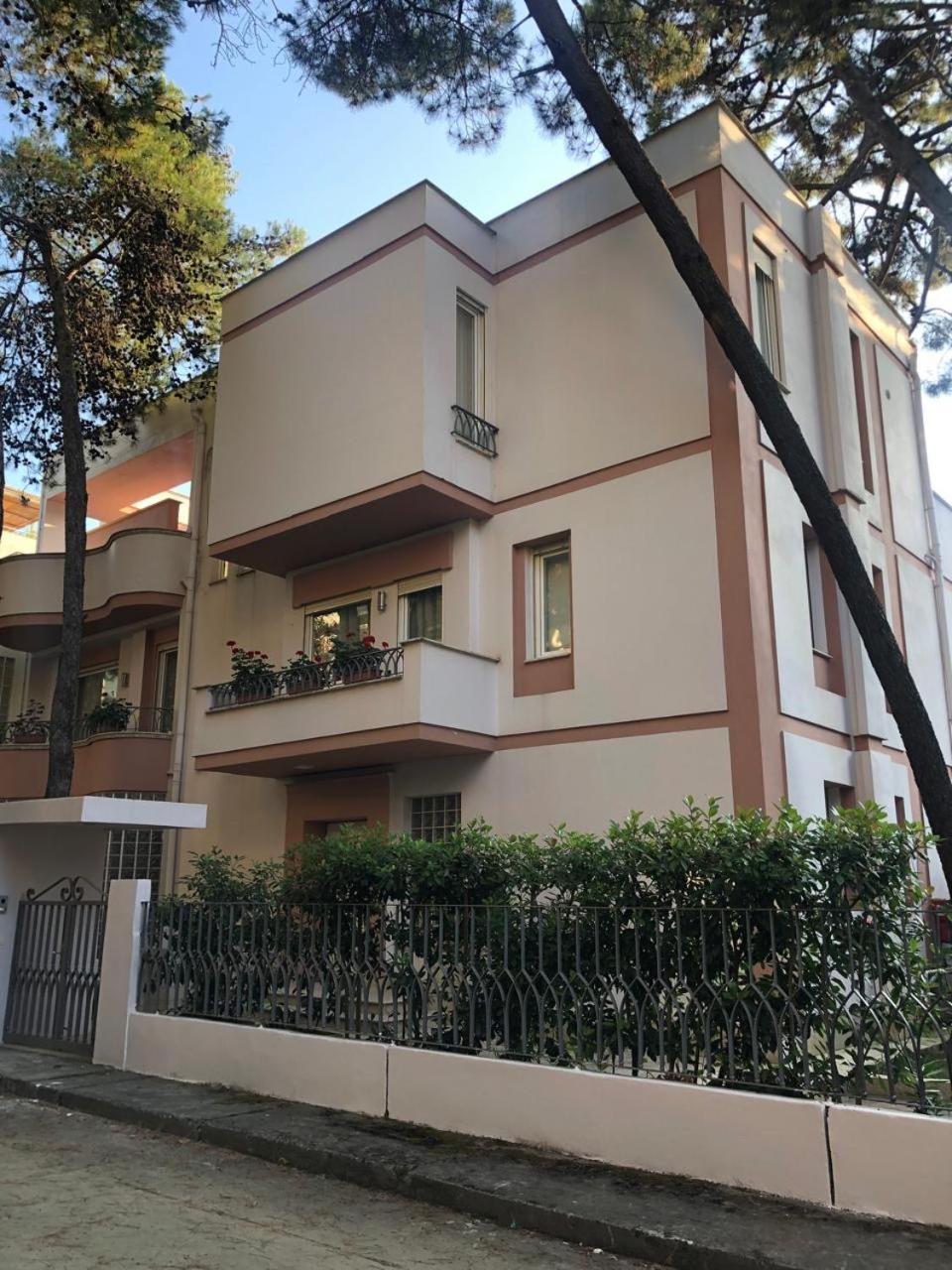 Lidson Villa *