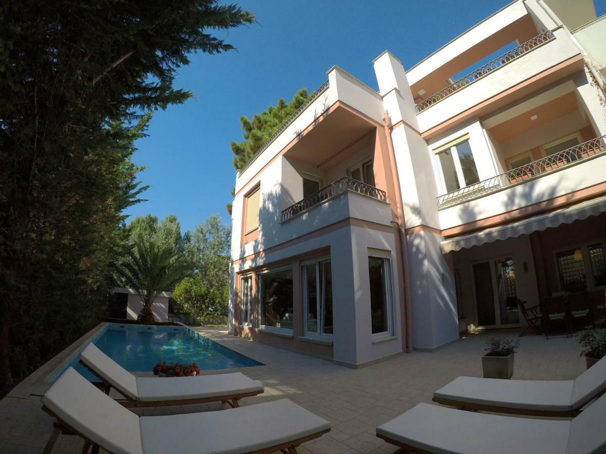 Lidson Villa *